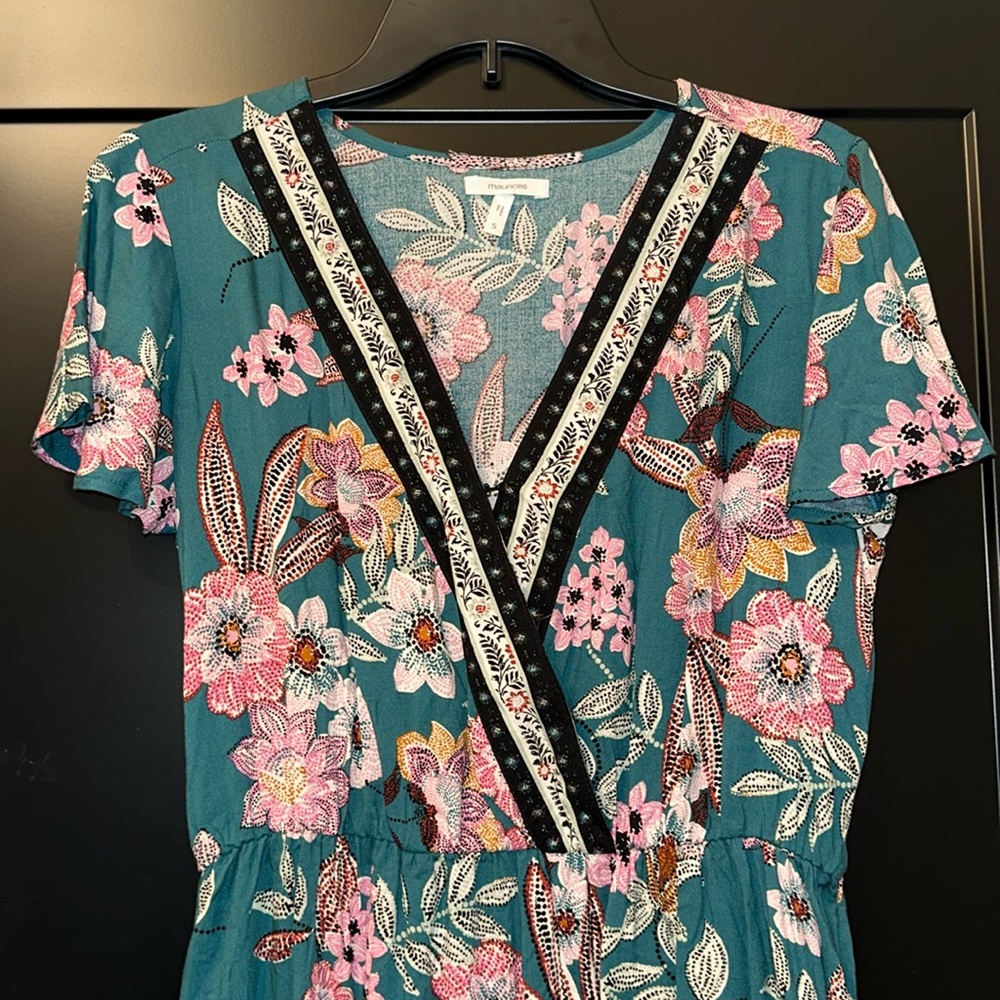 Beautiful floral midi dress with pockets.